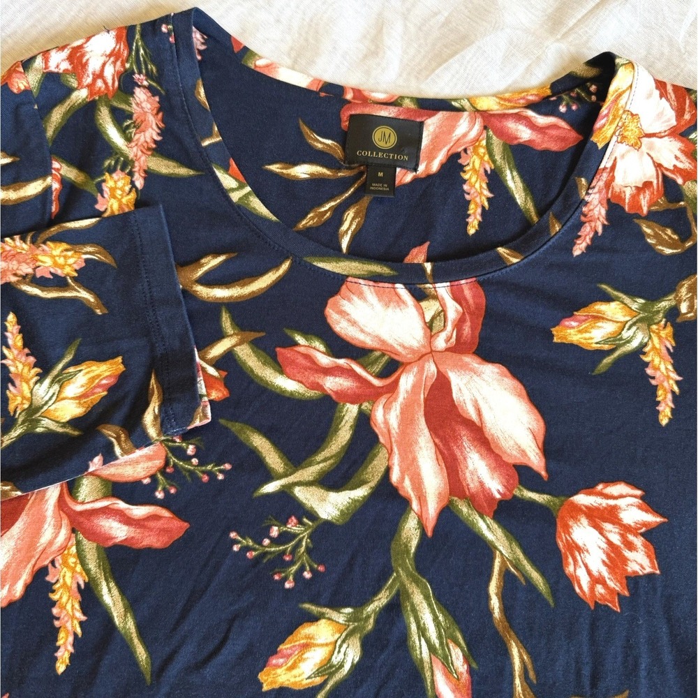JM Collection Floral Top Womens Medium Navy Blue 3/4 Sleeve Scoop Neck‎ FA24